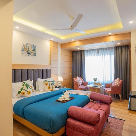 Hotel Super @Mall Road Массури Экстерьер фото